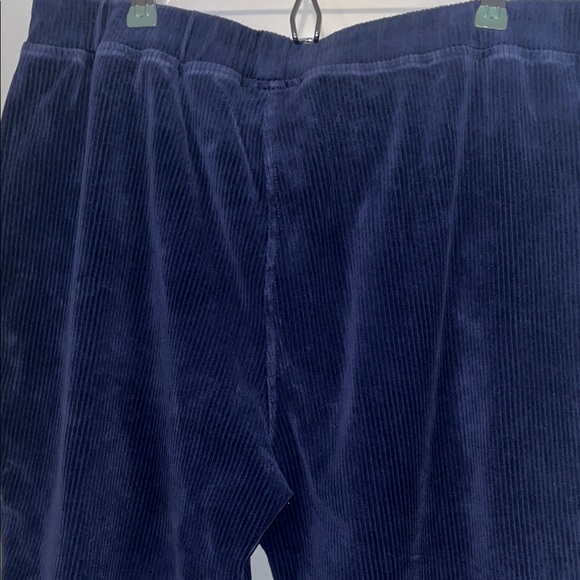 Women’s Quaker Factory Navy Corduroy Stretch Capri Pants Large Short - Picture 7 of 11